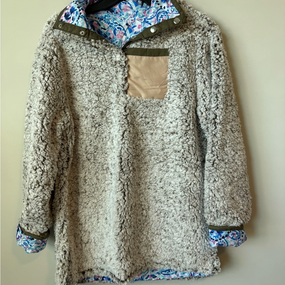 Lilly inspired reversible Sherpa prep printed pop over size small nwot